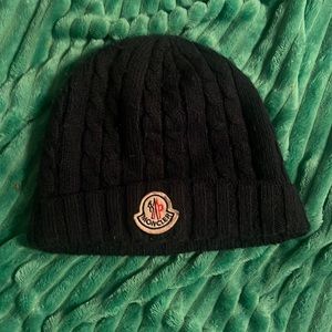 Moncler hat